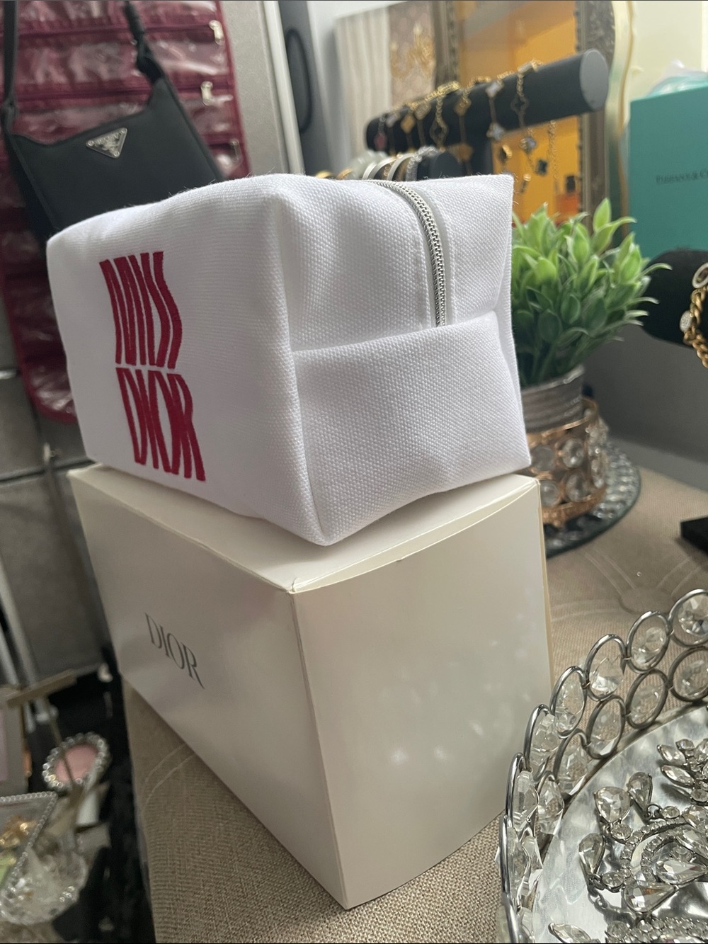 ✨Dior White Canvas Pouch with Red Miss Dior Embroidered Logo✨NWT - Picture 3 of 8